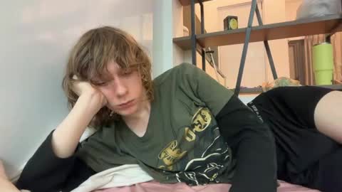 Snapshot of saintfawn chatting on 04/17/26, 03:04 saintfawn online show from 04/17/26, 03:04