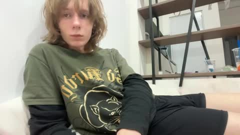Snapshot of saintfawn chatting on 04/19/26, 04:28 saintfawn online show from 04/19/26, 04:28