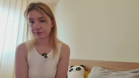 Snapshot of sajenionela chatting on 03/24/26, 01:27 Chloe online show from 03/24/26, 01:27