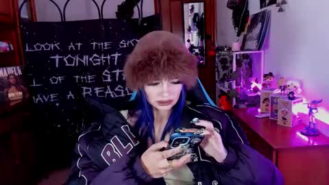 Snapshot of sakaexxx chatting on 12/20/25, 09:00 online show from 12/20/25, 09:00