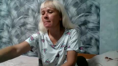 Snapshot of sakura_blonde chatting on 10/07/25, 06:43 sakura_blonde online show from 10/07/25, 06:43