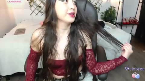 Snapshot of sakuraluna_ chatting on 06/29/26, 11:05 Luna online show from 06/29/26, 11:05