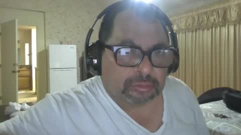 Snapshot of salart500 chatting on 02/16/25, 06:32 Chingon caliente online show from 02/16/25, 06:32