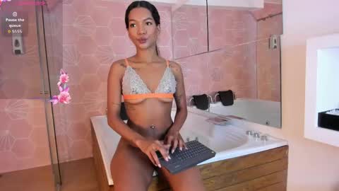 salem_smith_ online show from 04/24/26, 11:34