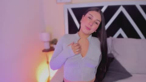 Snapshot of salem_sp chatting on 12/17/25, 11:38 Salem online show from 12/17/25, 11:38