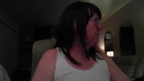 sally______ online show from 05/25/26, 01:44