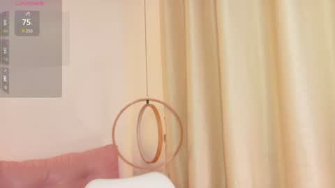 Snapshot of sally_azmani_ chatting on 06/22/26, 12:35 Silvia online show from 06/22/26, 12:35
