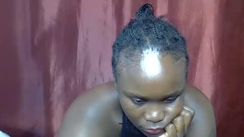 sally_bee1 online show from 05/05/26, 09:12