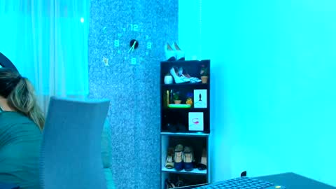 sally_ricci online show from 09/17/25, 11:34