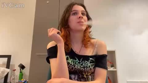 Snapshot of sally_vae chatting on 04/02/26, 08:39 Sally Vae online show from 04/02/26, 08:39