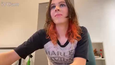 Snapshot of sally_vae chatting on 04/21/26, 08:12 Sally Vae online show from 04/21/26, 08:12