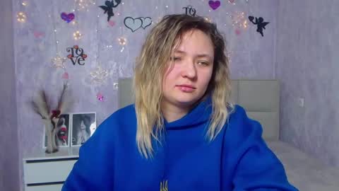 Snapshot of sallyverda chatting on 02/20/25, 08:03 Sally online show from 02/20/25, 08:03