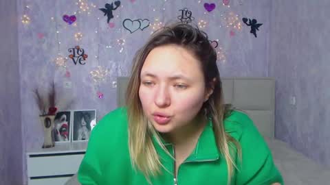Snapshot of sallyverda chatting on 02/24/25, 06:47 Sally online show from 02/24/25, 06:47