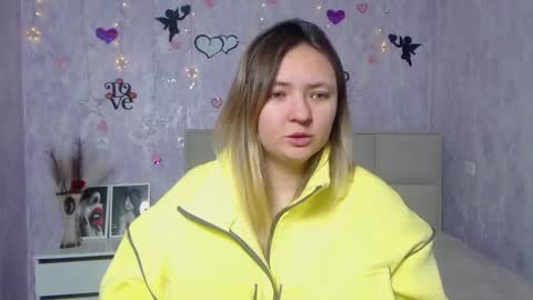Snapshot of sallyverda chatting on 02/25/25, 06:42 Sally online show from 02/25/25, 06:42