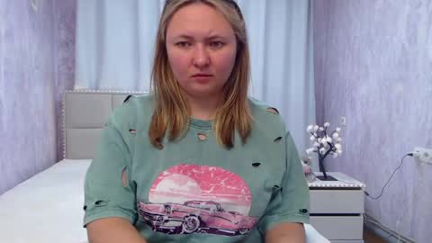 Snapshot of sallyverda chatting on 05/29/26, 05:55 Sally online show from 05/29/26, 05:55