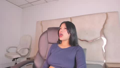salmaportman_ online show from 05/13/26, 02:31