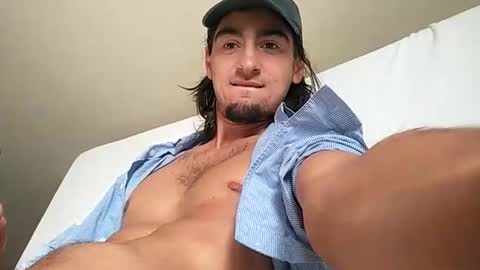 Snapshot of salmonman1305 chatting on 09/10/25, 02:06 salmonman1305 online show from 09/10/25, 02:06