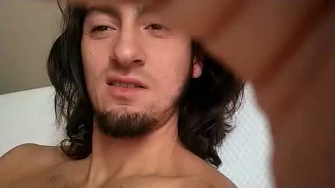 Snapshot of salmonman1305 chatting on 11/19/25, 04:07 salmonman1305 online show from 11/19/25, 04:07