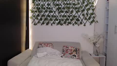 Salome online show from 09/19/25, 02:51