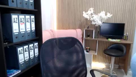 Snapshot of salome_010 chatting on 04/24/26, 10:23 Salome online show from 04/24/26, 10:23