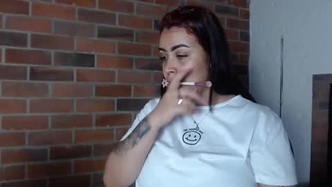 Snapshot of salome__palmer chatting on 03/04/25, 09:43 online show from 03/04/25, 09:43