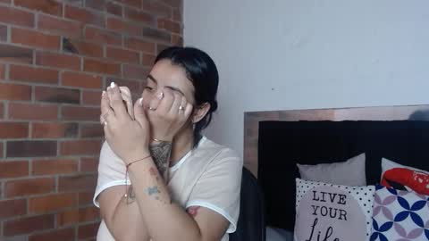 Snapshot of salome__palmer chatting on 11/25/25, 02:06 online show from 11/25/25, 02:06