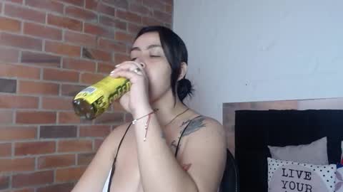 Snapshot of salome__palmer chatting on 11/26/25, 01:23 online show from 11/26/25, 01:23