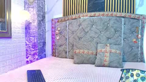 Snapshot of salome_cruxx chatting on 12/21/25, 12:23 salome_cruxx online show from 12/21/25, 12:23