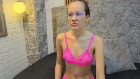 Snapshot of salome_cruxx chatting on 02/17/26, 11:40 salome_cruxx online show from 02/17/26, 11:40