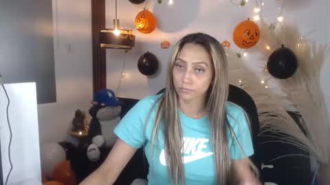 salome_drasin online show from 11/03/25, 10:32