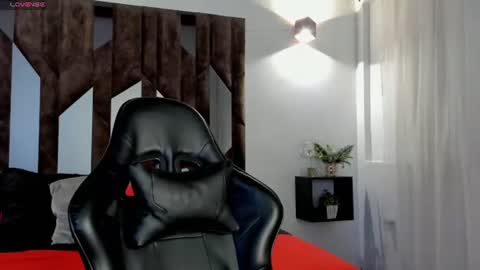 Snapshot of salome_white1 chatting on 07/07/26, 12:42 salome_white1 online show from 07/07/26, 12:42