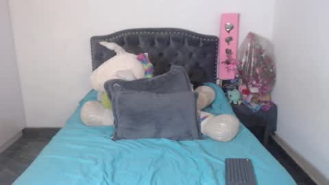 yenny online show from 10/07/25, 03:14