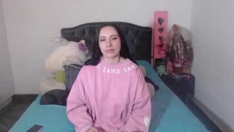 yenny online show from 11/24/25, 04:12