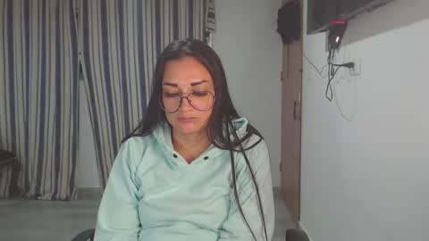 salome online show from 10/17/25, 01:53