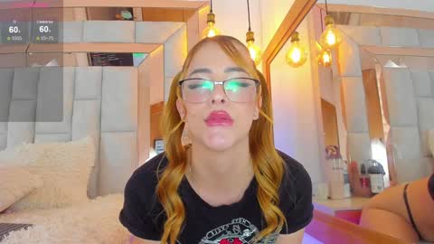Snapshot of salomethompson1_ chatting on 01/24/25, 06:56 Salom online show from 01/24/25, 06:56