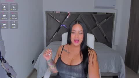 Salomme Cruz online show from 11/30/25, 10:25