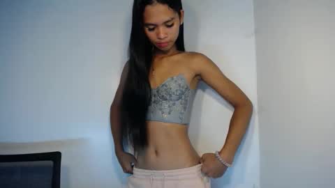 Snapshot of salsallera69x chatting on 05/05/26, 04:42 salsallera69x online show from 05/05/26, 04:42