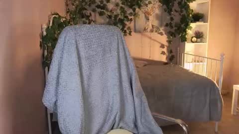 Snapshot of salt_mira chatting on 03/13/26, 05:47 salt_mira online show from 03/13/26, 05:47