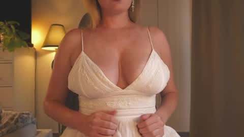 IsaBella-  online show from 05/17/26, 04:58