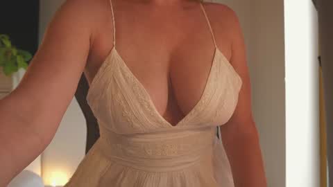 IsaBella-  online show from 06/15/26, 12:18