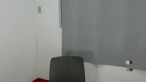 Snapshot of salva_fuckdoll chatting on 11/17/25, 01:33 Salva online show from 11/17/25, 01:33