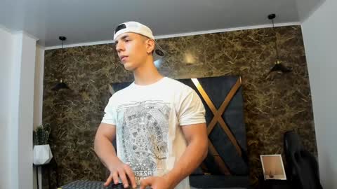 SALVATORE online show from 01/10/25, 02:13