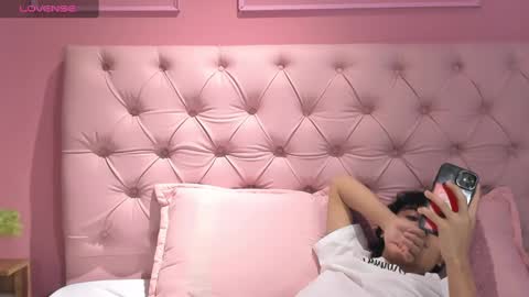 Snapshot of salvatore_monterey chatting on 02/02/25, 01:02 salvatore online show from 02/02/25, 01:02