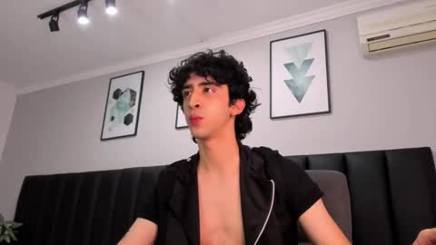 Snapshot of salvatore_monterey chatting on 02/13/25, 09:06 salvatore online show from 02/13/25, 09:06