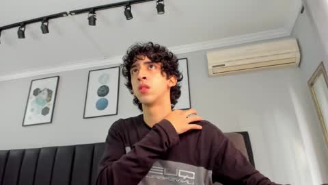 Snapshot of salvatore_monterey chatting on 02/23/25, 01:42 salvatore online show from 02/23/25, 01:42