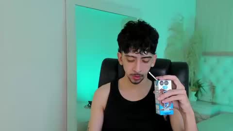 Snapshot of salvatore_monterey chatting on 09/25/25, 08:23 salvatore online show from 09/25/25, 08:23