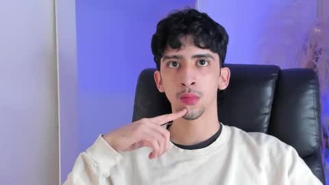 Snapshot of salvatore_monterey chatting on 10/10/25, 08:08 salvatore online show from 10/10/25, 08:08