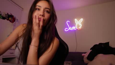 Stefana    or    Samchispas online show from 01/28/25, 02:11