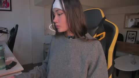 Stefana    or    Samchispas online show from 11/12/25, 08:41