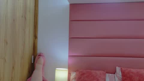 sam_and_lisa_ online show from 11/08/25, 12:55